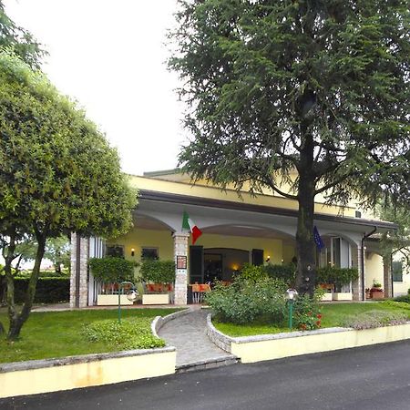 Albergo La Quiete Desenzano del Garda Exterior photo